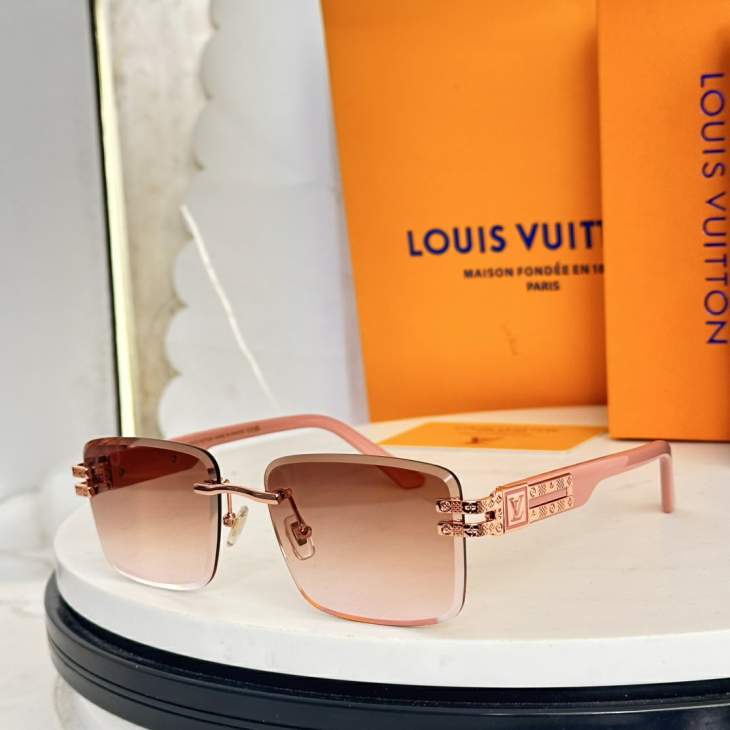 Picture of Louis Vuitton Sunglasses _SKUfw77121264fw